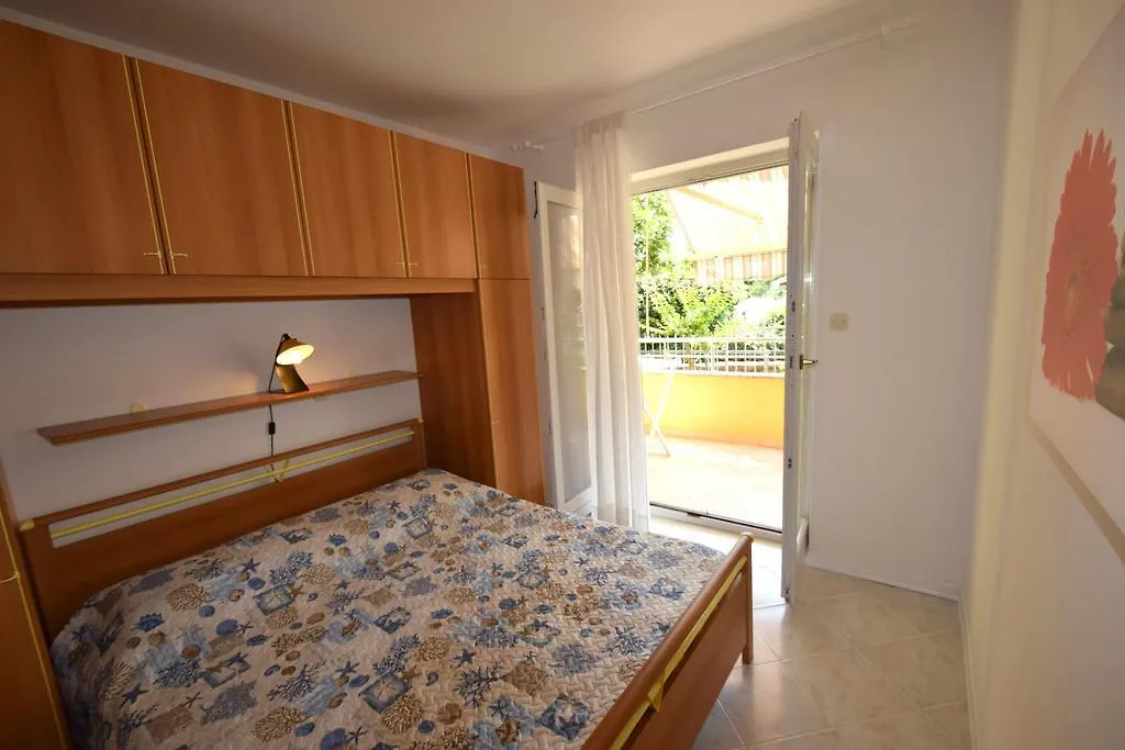 Apartments Karuza Malinska