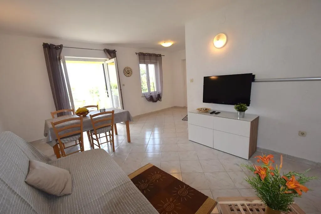 Apartments Karuza Malinska