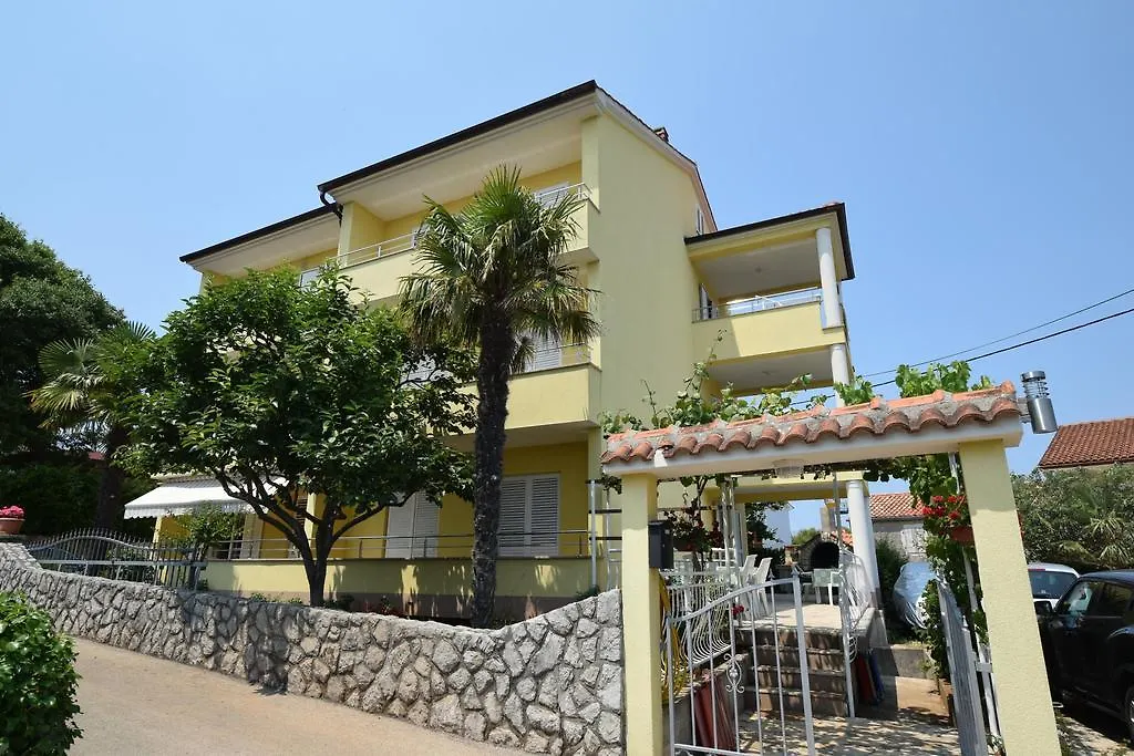 Apartments Karuza Malinska