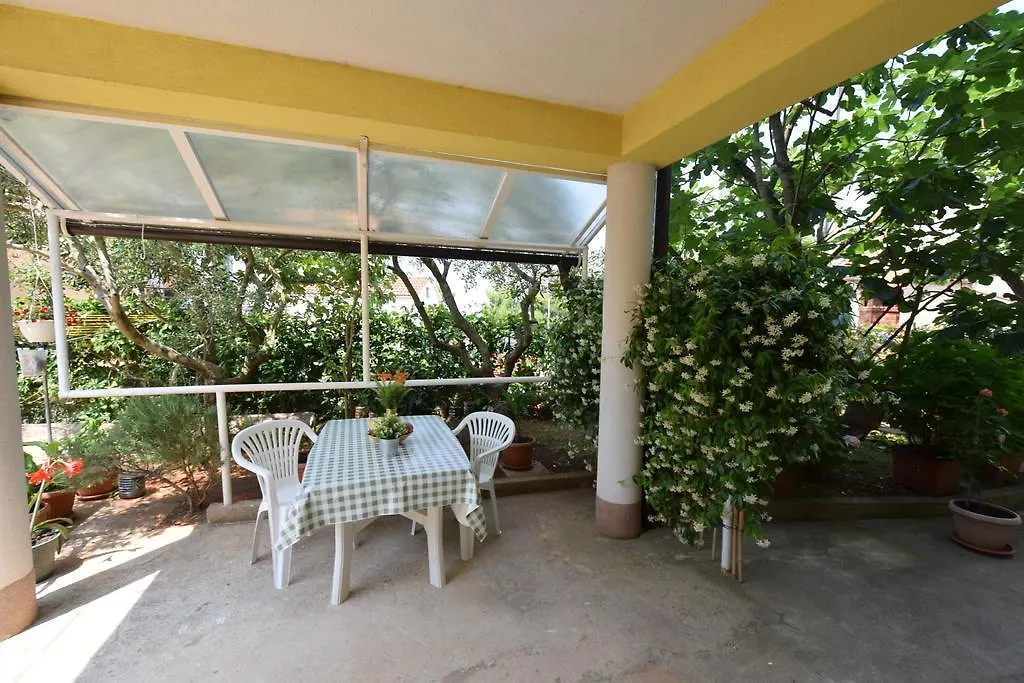 Apartments Karuza Malinska