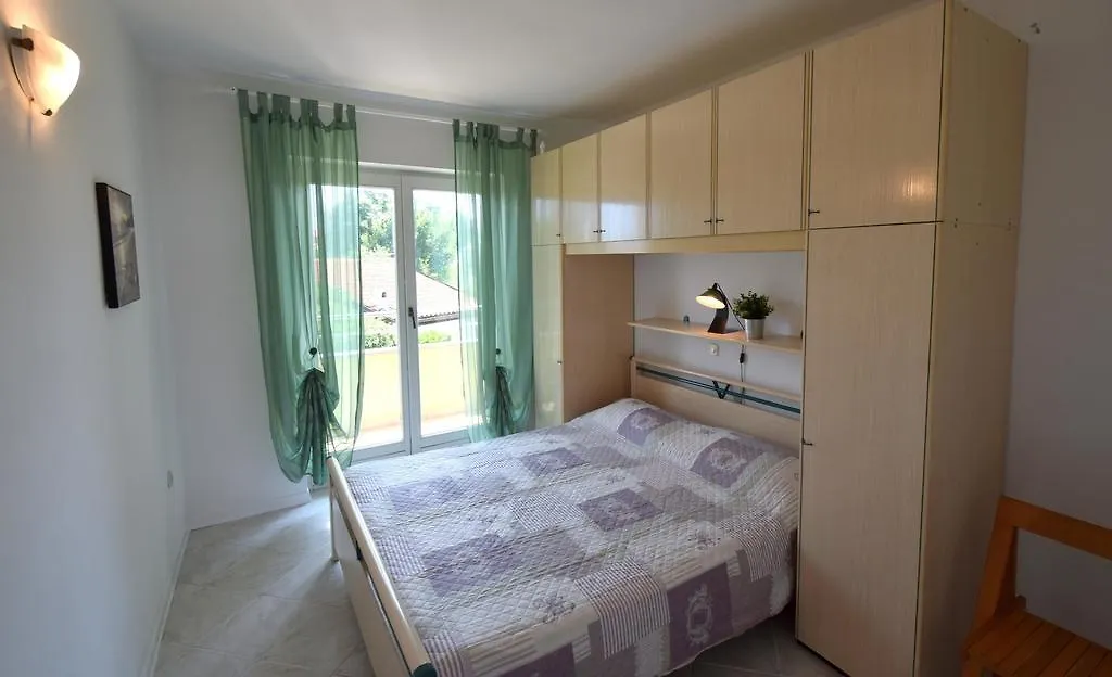 Apartments Karuza Malinska